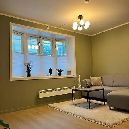 Modern In The Heart Of דירה